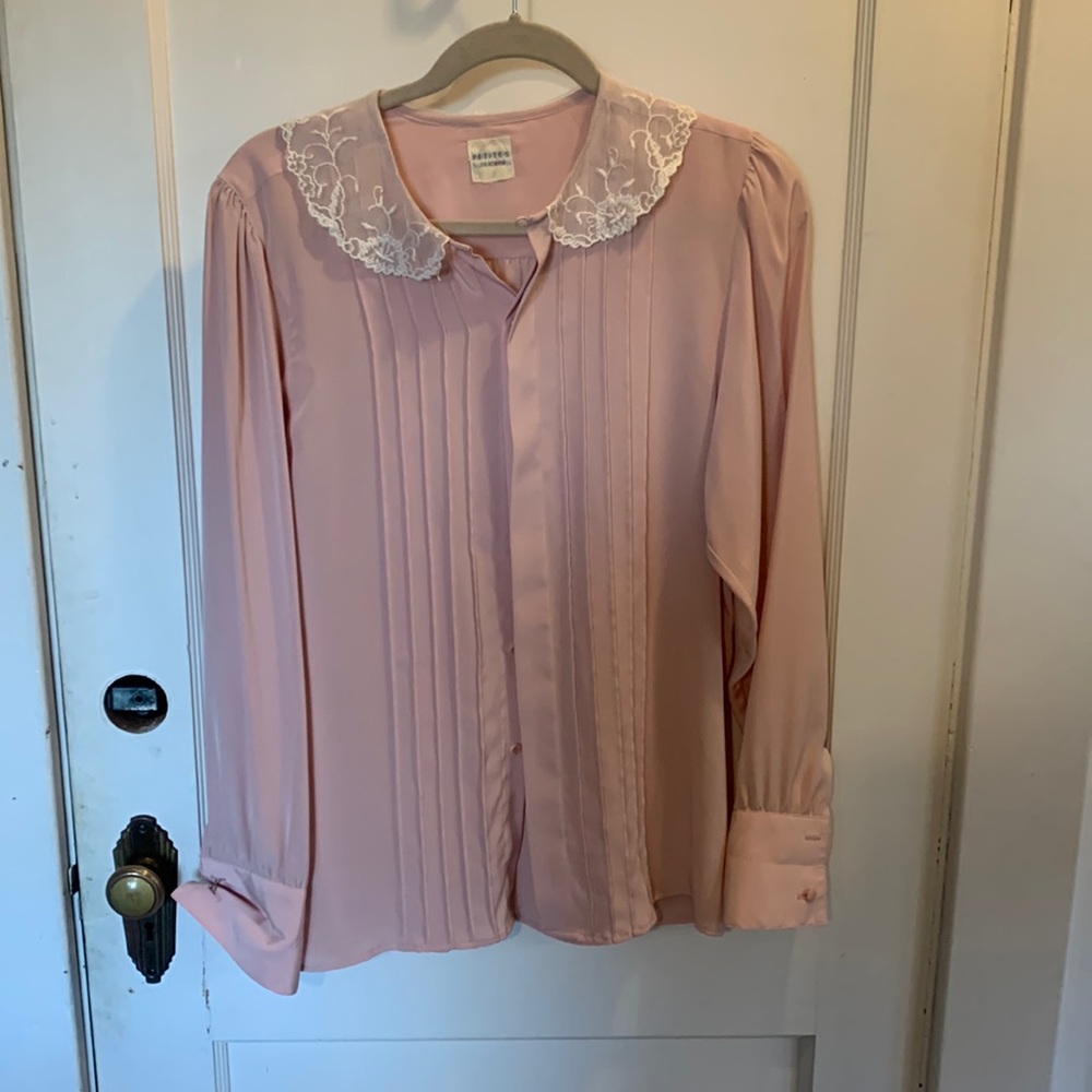 Vintage  J.G. Hooks petites large blush pink blouse with collar lace